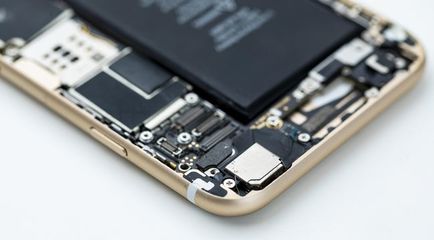 跨界“亂”戰 手機廠商造車，車企造手機，誰在定義未來？