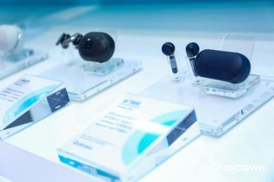 強(qiáng)強(qiáng)聯(lián)手 出門問問與高通合作亮相進(jìn)博會(huì)，共鑄全球智能穿戴新標(biāo)桿